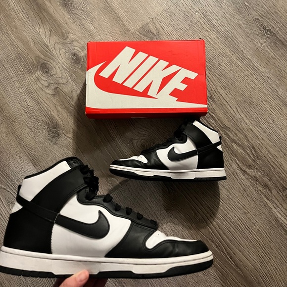 Men's Nike Black and White High-Top Sneakers